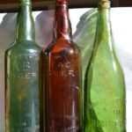 Bouteilles de bière australienne datant de 1918, retrouvées sur une ancienne mine. 