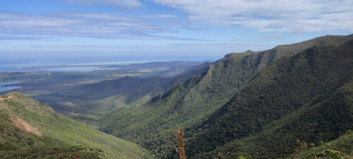 Panorama depuis les hauteurs du massif du Koniambo