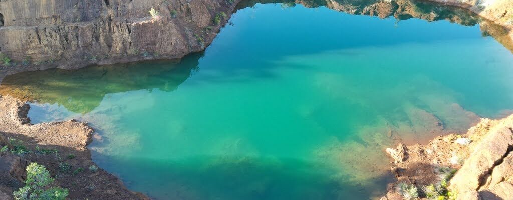 Boucle dans la haute vallée de la Napouéredjiène (Sud).